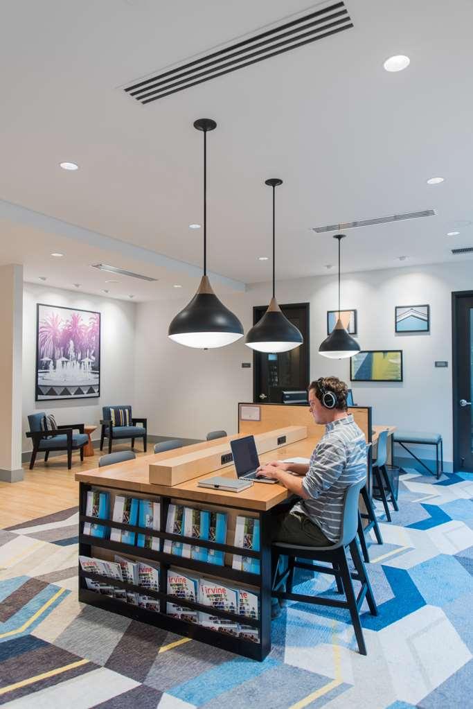 Hyatt House Irvine/John Wayne Airport Hotel Interior photo